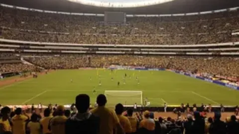 30万申请蜂拥而至，多特门票热抢！4月16日与巴萨巅峰对决！